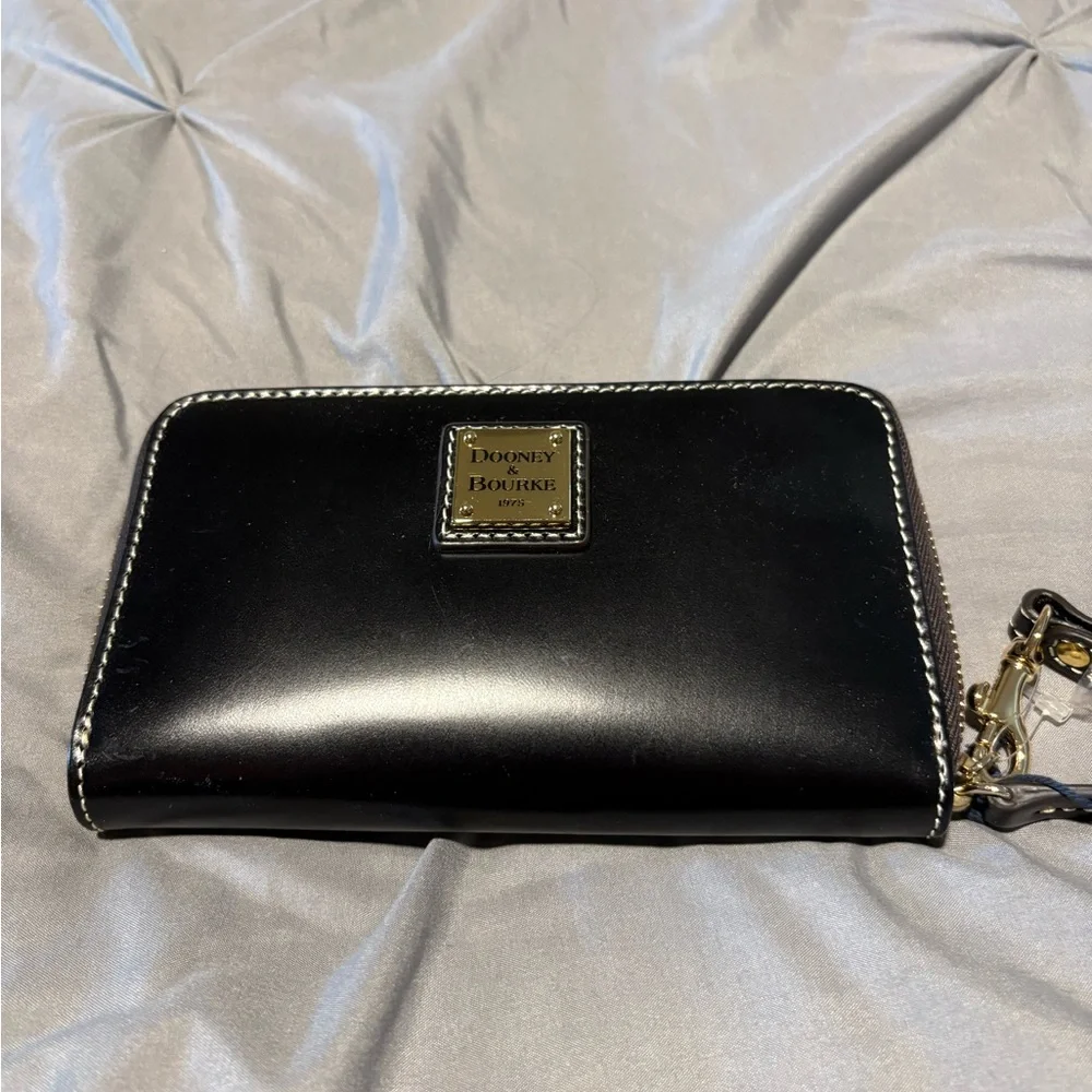 Dooney & Bourke Black Leather Zip-Around Wristlet with Gold Logo - Picture 1 of 4